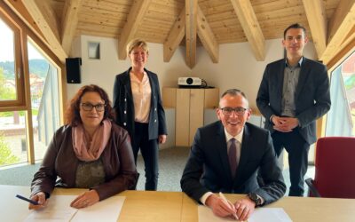 Vertragsunterzeichnung für neue Rufbusverkehre in Schonach und Schönwald